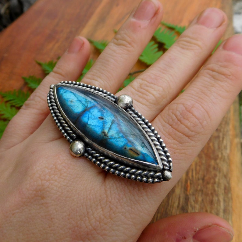 Large labradorite statement ring Bohemian style Artisan metalwork sterling silver size 8