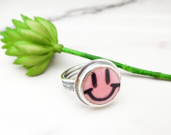 PINK HAPPY face glass enamel ring - size 7.5- sterling silver - artisan made