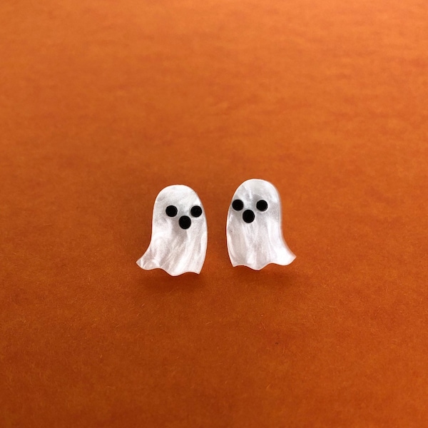 Ghost Stud Earrings in White Pearl, Spooky Halloween Jewelry for Women, Laser Cut Acrylic Earrings Post, Creepy Cute Jewelry