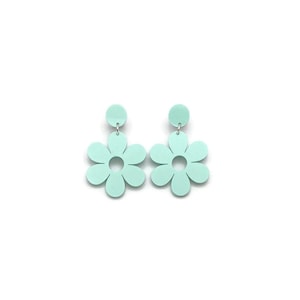 Aqua Mod Daisy Dangles, Fun Retro Flower Power Earrings, Vintage Inspired 60s 70s Jewelry, Summer Statement Earrings, Fun Mod Hippie Style