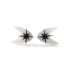 Retro White Boomerang Stud Earrings, Atomic 50s Style Acrylic Studs, Mid Century Modern Celestial Earring, Retro Rockabilly Pinup Jewelry