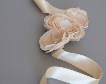 Ceinture de mariage rustique, ceinture de mariage, ceinture de fleurs, ceinture de mariage beige, ceinture de champagne, ceinture de mariée florale - ZEA