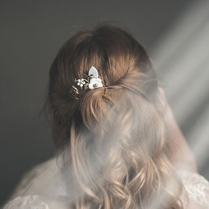 Floral hair comb, Small bridal hair comb, Gold hair accessory Ethel image 1