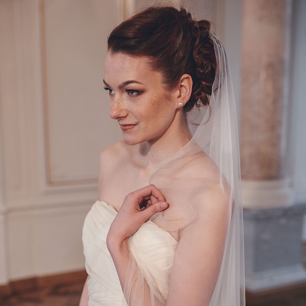 Prosty, prześwitujący welon ślubny z tiulu, jednowarstwowy, prawie niewidoczny, włoski welon tiulowy - BLANCHE