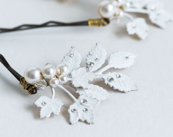 Leaf hair pins, Bridal hair pins white or ivory, Pearl bridal headpiece - CELE