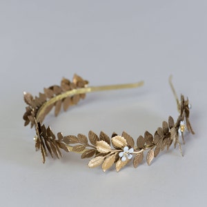 Gold leaf tiara Laurel leaf flower crown Bridal tiara Bridal leaf crown Bridal headpiece Greek goddess hair accessory Aigle image 3