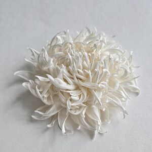 Large ivory chrysanthemum brooch for bridal hair or wedding outfit