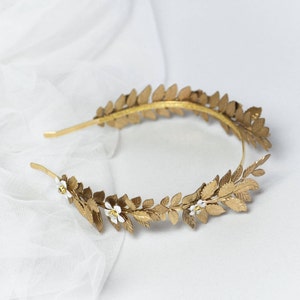 Gold leaf tiara Laurel leaf flower crown Bridal tiara Bridal leaf crown Bridal headpiece Greek goddess hair accessory Aigle image 9