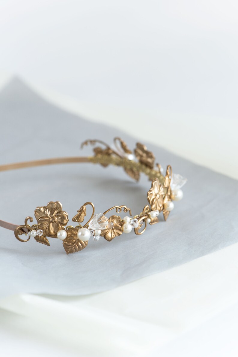Gold wedding headband with brass flowers and pearl details, refined Edwardian style hair accessory