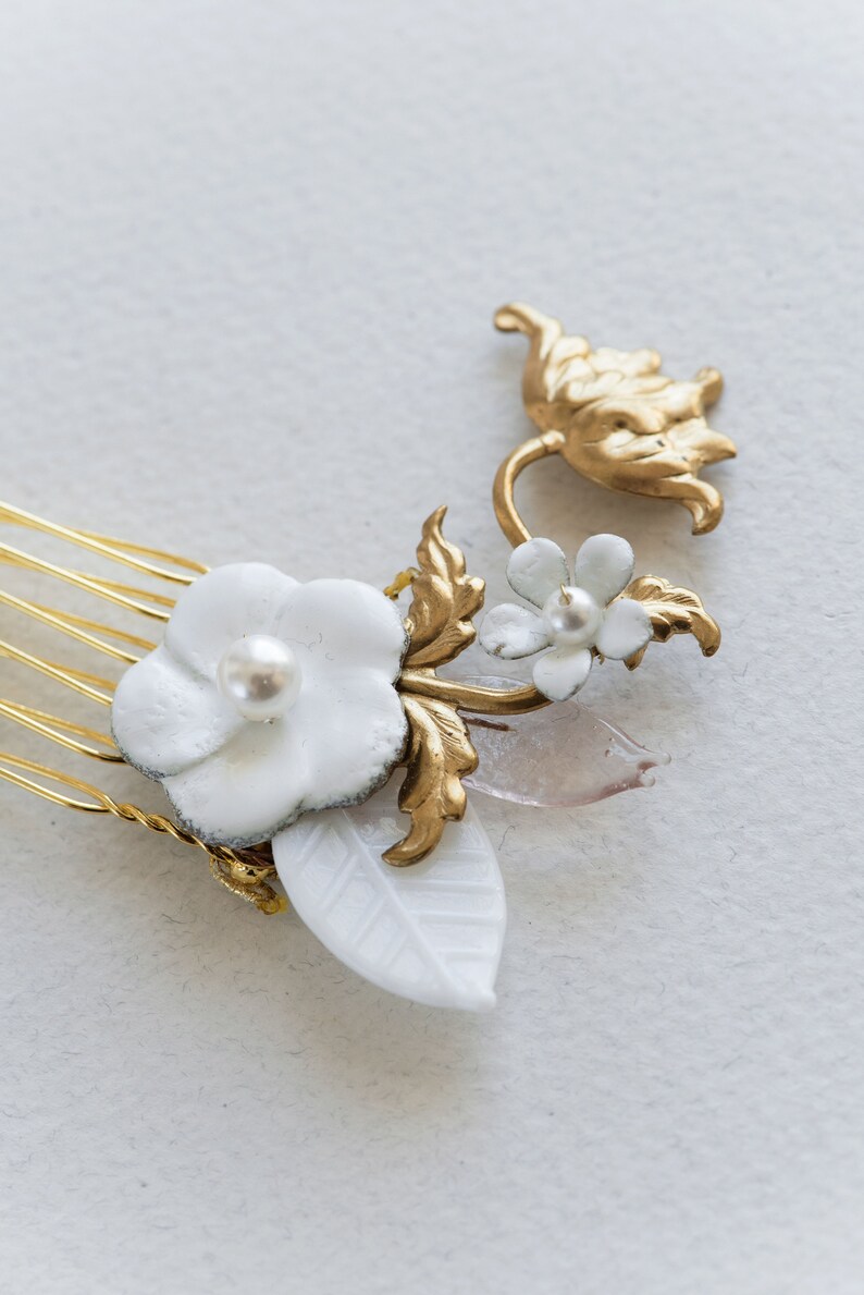 Floral hair comb, Small bridal hair comb, Gold hair accessory Ethel image 3