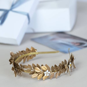 Gold leaf tiara Laurel leaf flower crown Bridal tiara Bridal leaf crown Bridal headpiece Greek goddess hair accessory Aigle image 10