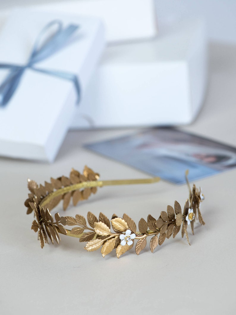 Gold leaf tiara Laurel leaf flower crown Bridal tiara Bridal leaf crown Bridal headpiece Greek goddess hair accessory Aigle image 10