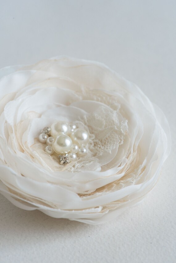 Items similar to Bridal hair flower, Ivory champagne bridal hair clip ...