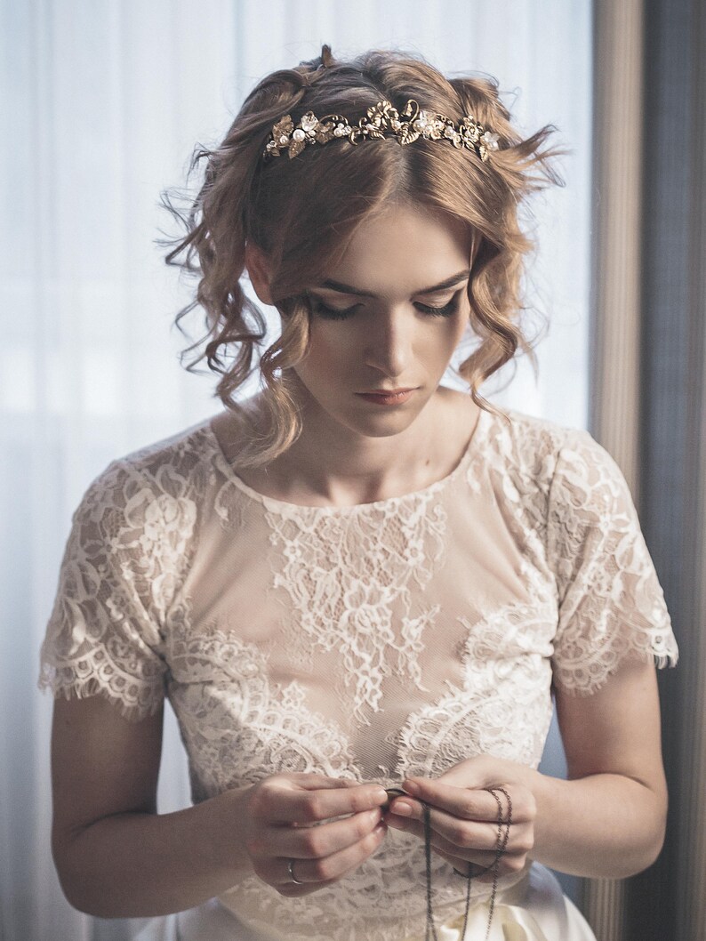 Gold bridal headband with pearls and crystals, Edwardian erra inspired wedding hair accessory