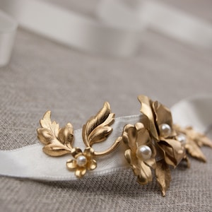 Gold bridal belt, Wedding belt, Gold sash, Wedding dress sash gold with pearls