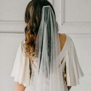 Pearl wedding veil, Bridal veil with pearls, Scattered pearl veil AUGUSTE image 3