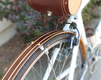 Houten fietsspatborden - Woody's handgemaakte fietsspatborden. Zuid-Amerikaanse Walnoot met Maple randstrepen.