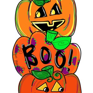 Puede incluir: Tres calabazas naranjas apiladas una encima de la otra. La calabaza del medio tiene la palabra "BOO!" escrita en letras negras. Las calabazas de arriba y de abajo tienen ojos negros, una nariz negra y una boca negra.