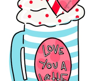 Könnte beinhalten: Eine blau-weiß gestreifte Tasse mit einem rosa Herz und dem Text "Love you a latte" auf der Vorderseite. Die Tasse hat Schlagsahne und einen rot-weiß gestreiften Strohhalm oben drauf. Das Herz hat weiße Punkte und den Text "wayward whimsy" darauf.