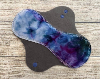 Reusable Cloth Pad for Regular Flow - 8" Short Contoured