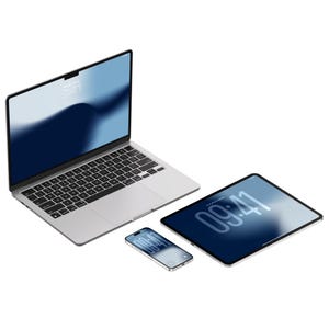 Puede incluir: Un ordenador portátil plateado, una tableta y un smartphone se muestran sobre un fondo blanco. El portátil está abierto, mostrando una pantalla azul y blanca. La tableta y el smartphone también muestran pantallas azules y blancas.