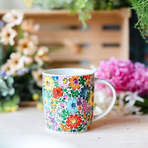 Traditionell Opole folkkonst porslinsmugg, elegant blommönster, presentask