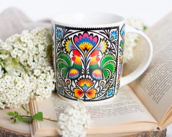 Tazza tradizionale in porcellana con gallo di Łowicz e confezione regalo decorativa.