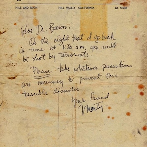 Réplica de la carta de advertencia de Marty McFly de Regreso al futuro