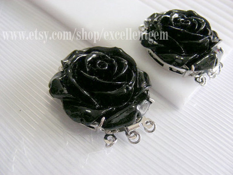 2pcs Resin Rose flower wih brass 3 strands clasp in black color-30mm