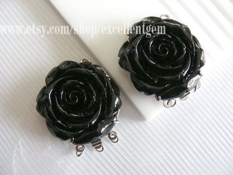 2pcs Resin Rose flower wih brass 3 strands clasp in black color-30mm