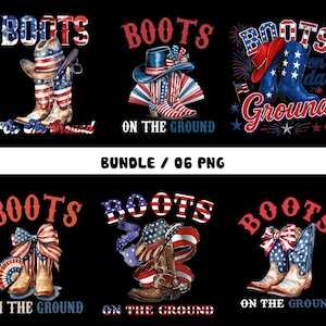 Op de afbeelding: Zes digitale ontwerpen met cowboylaarzen en -hoeden in de patriottische kleuren van de Amerikaanse vlag. Het woord "BOOTS" is in rood en blauw, met de zin "On the Ground" ook zichtbaar. Zwarte achtergrond.