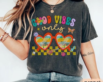 Retro Summer Good Vibes Glasses Heart Men Womens Png, Summer Vibes Png, Trendy Summer Shirt Design, Digital Download, PNG