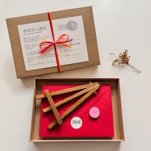 Erlebnisbox mit 12 liebevoll ausgewählten Date-Ideen für jeden Monat, die für schöne Momente sorgen - Perfekt als Geschenk für Paare