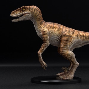 Male &quot;Tiger&quot; Velociraptor Studio Maquette | The Lost World Jurassic Park