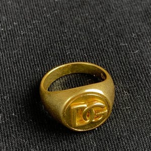 Chevalière Dolce & Gabbana en or DG avec logo