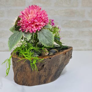 Rustikaler Blumentopf aus Holzscheit – Handgefertigte Naturholzvase – Primitiver Übertopf für Trockenblumen – Einzigartige Geschenkidee für Herletop Decor
