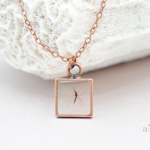 Mosquito pendant necklace in resin, Malaria virus science jewelry, PhD graduation gift, Molecular Biology lab Neuroscience Genetics research