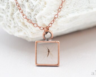 Mosquito pendant necklace in resin, Malaria virus science jewelry, PhD graduation gift, Molecular Biology lab Neuroscience Genetics research