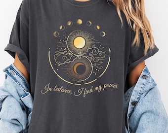 Yin Yang Mondphase Shirt: Himmlisches Grafik T-Shirt, spirituelles Top