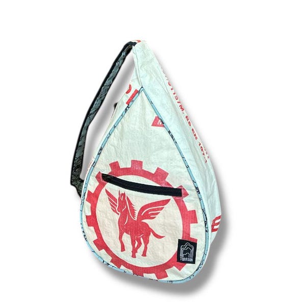 Recycelter, nachhaltiger Sling Rucksack