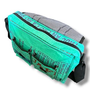 Bolso bandolera clásico reciclado imagen 4