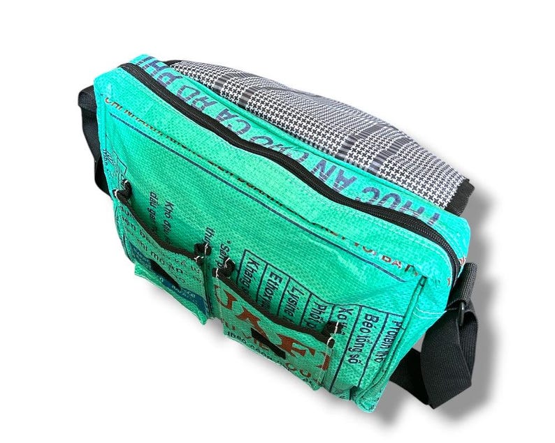 Bolso bandolera clásico reciclado imagen 4