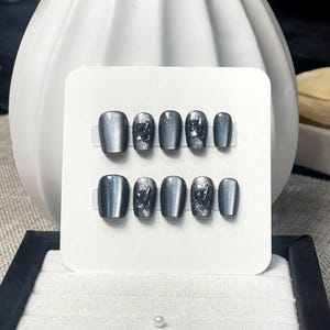 Silver Cat Eye Black Press On Nails: Short Abstract Minimalist Nail Art