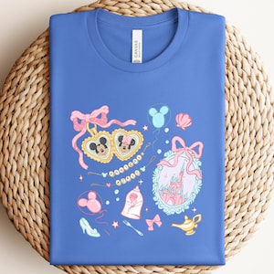 Maglietta con ciondolo a forma di cuore Disney Coquette Bow, tutti i personaggi Topolino e Minnie, maglietta da viaggio Disney per ragazze WDW, maglietta Comfort Colors Disney Castle