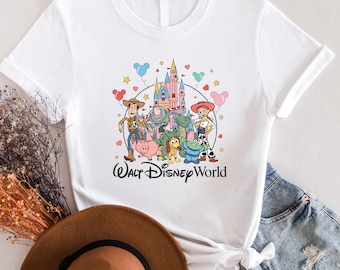 Maglietta Comfort Colors Toy Story, Maglietta Disney World Toy Story, Maglietta You Ve Got A Friend In Me, Maglietta con i personaggi del film Toy Story, Maglietta Disney Family