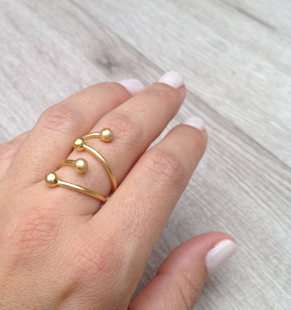 Trendy Circle + Heart 22k Gold Ring – Andaaz Jewelers
