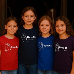 Children&#39;s T-shirt with horse, kids shirt for horse lovers, gift idea for horse girls, horse shirt for girls, horse love