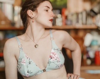 MAGNET OPENING BRA Lily Bra Adaptive Front Closing Bralette