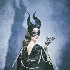 Angelina Jolie, Maleficent, Autograph Original Signed 10x8 inch Photo