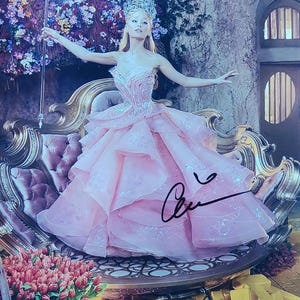 Ariana Grande, Wicked: Part I, Autograph Original Signed 10x8 inch Photo